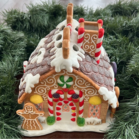 PartyLite Other - Vintage PartyLite Gingerbread Hand Painted Tealight House Village Retired